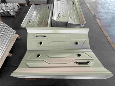 Panely boční stěny autobusu